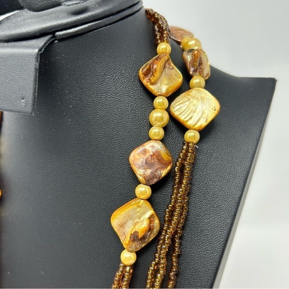 Yellow Amber Color Dyed Mother of Pearl Shell Layered Necklace Seed Beads 22.5" - Picture 4 of 10